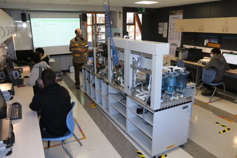 ALUMNOS DE ENSEÑANZA MEDIA TÉCNICA VIVEN LA EXPERIENCIA DE SER ESTUDIANTES EN CAMPUS ARAUCO