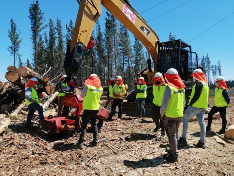ESTUDIANTES DE DUOC SEDE SAN ANDRÉS DE CONCEPCIÓN VISITAN CENTRO DE FORMACIÓN Y CAPACITACIÓN DE EMPRESAS ARAUCO.