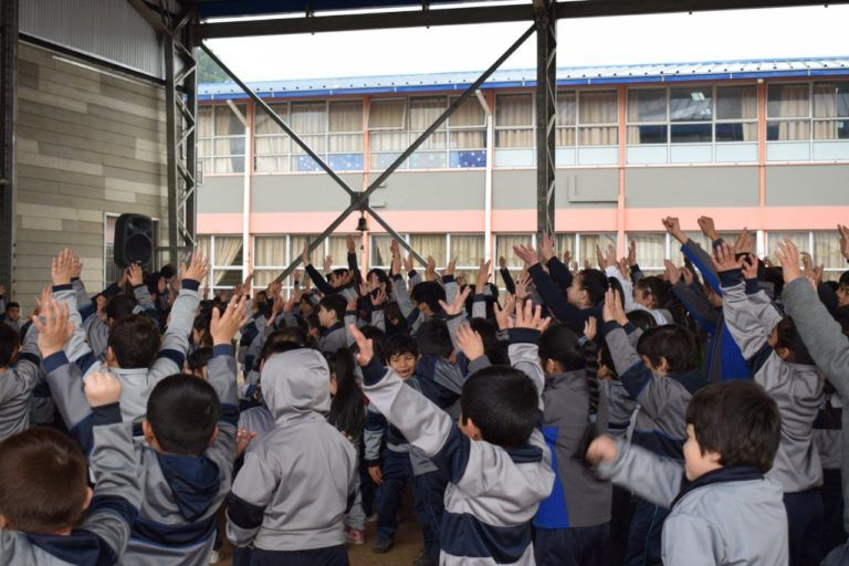 COLEGIOS MUNICIPALES DE CAÑETE REEMPLAZARÁN UNIFORME ESCOLAR POR BUZO DURANTE EL 2022
