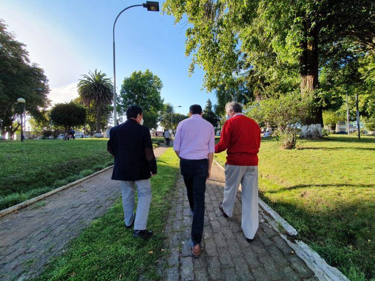ENTREGAN RECURSOS PARA PROYECTO DE MEJORAMIENTO DE LA PLAZA CAUPOLICÁN