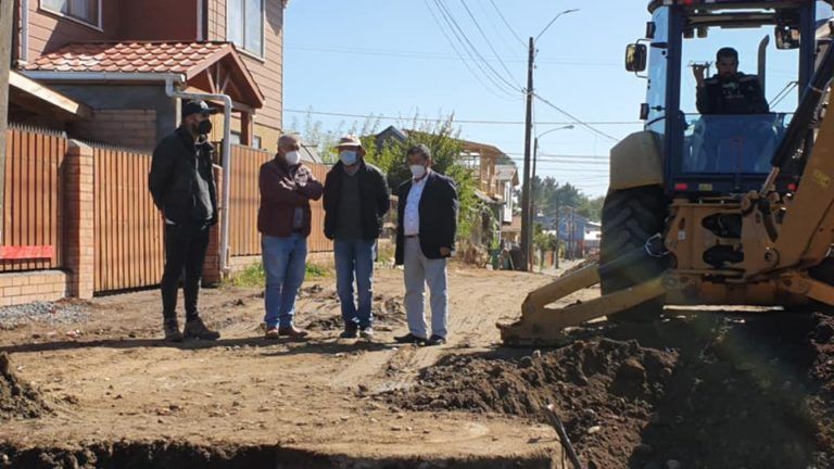 AVANZAN LOS TRABAJOS PARA LA PAVIMENTACIÓN DE CALLES Y PASAJES EN VILLA LOS ROBLES – LONCONAO
