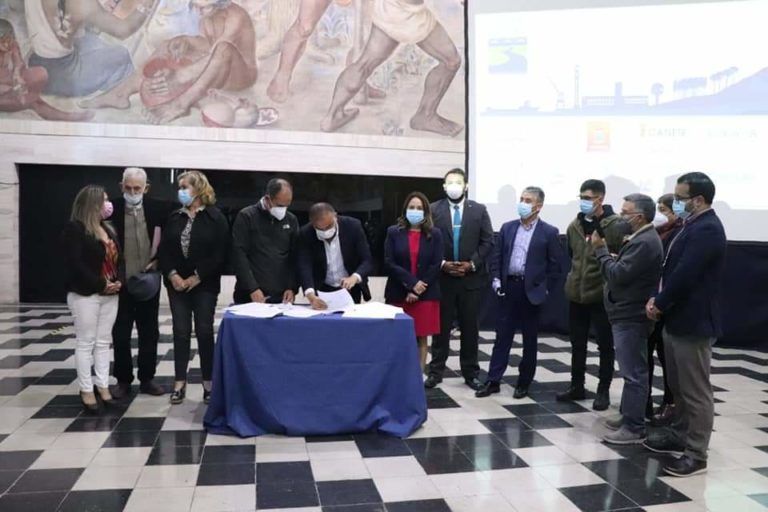 LOS ÁLAMOS RECIBE FUERTE INVERSIÓN | GOBERNADOR REGIONAL Y ALCALDE PABLO VEGAS FIRMARON CONVENIOS POR CERCA DE MIL MILLONES