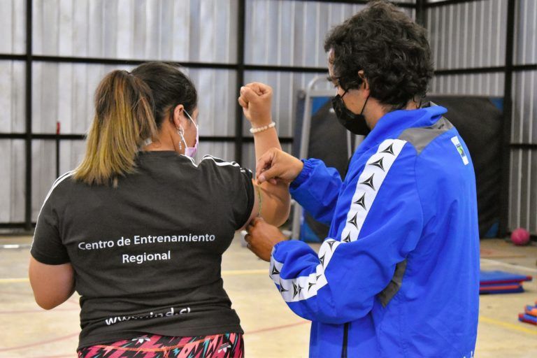 REALIZAN CHEQUEO MÉDICO CON OBJETIVOS PREVENTIVOS Y TÉCNICOS A ALUMNOS DE HALTEROFILIA