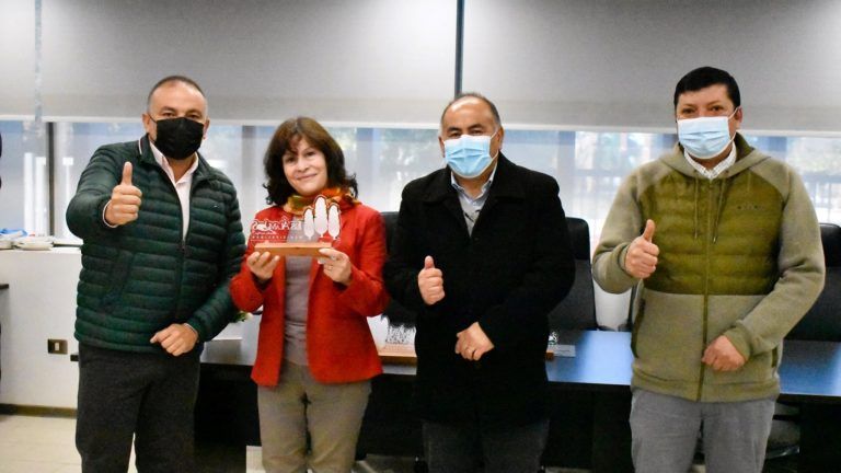 FUNCIONARIOS DEL DEPARTAMENTO DE EDUCACIÓN FUERON PREMIADOS POR SU TRAYECTORIA EN EL SERVICIO PÚBLICO
