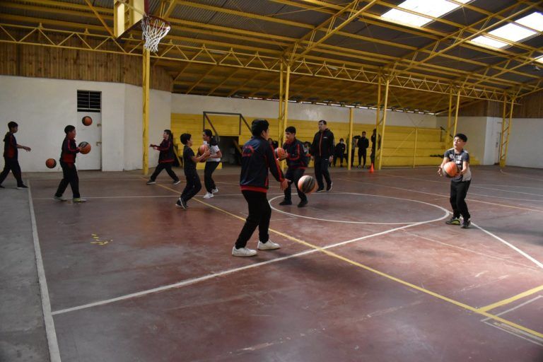 DEPORTE | CON JORNADA DE CAPACITACIÓN BUSCAN POTENCIAR EL BASQUETBOL EN ESTABLECIMIENTOS EDUCACIONALES