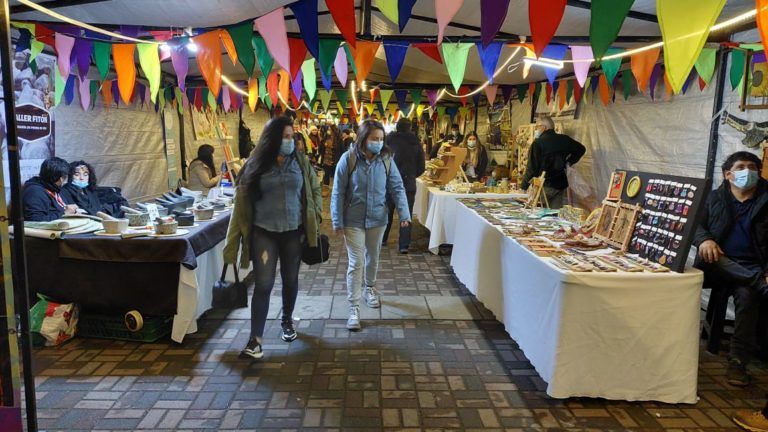 ARTESANOS DE CAÑETE PRESENTAN SUS PRODUCTOS EN CONCEPCIÓN