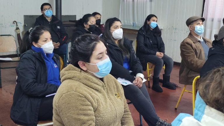 DIRIGENTES DE CERRO ALTO SE REUNIERON CON AUTORIDADES Y EL EQUIPO DEL SECTOR ROJO PARA HABLAR DE SALUD