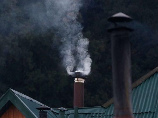 COMENZÓ EL INVIERNO: ¿CUÁNTO PUEDO AHORRAR SI CAMBIO LA LEÑA POR OTRO SISTEMA DE CALEFACCIÓN?