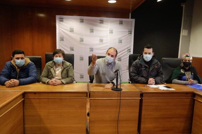 Díaz valora acuerdo entre comunidad mapuche y pescadores por uso del borde costero de Coronel