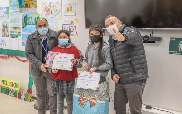 AUTORIDADES ALAMEÑAS PREMIARON A PARTICIPANTES DE CONCURSO “PINTA TU COMUNA”