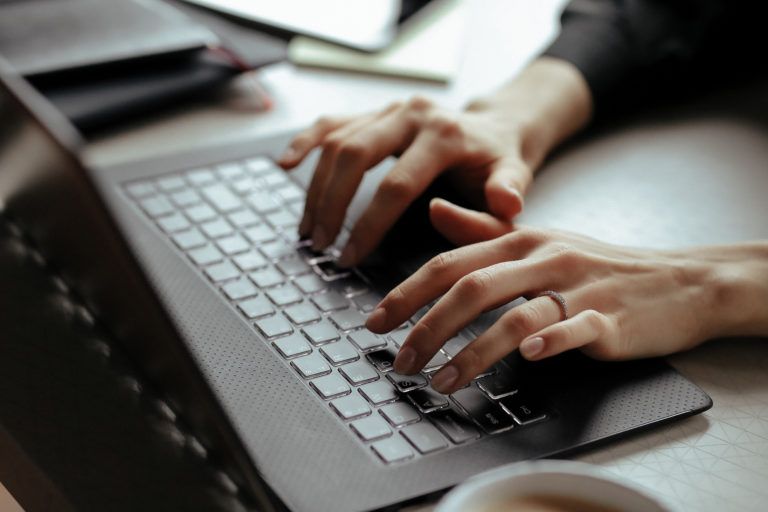 Entregan $500 millones a emprendimientos liderados por mujeres en la región del Biobío